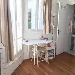 https://best-located-flat-in-saint-germain-des-pres.fr-paris.fr